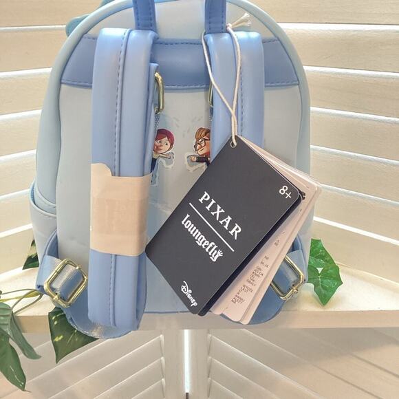 DISNEY PIXAR "UP" CHRISTMAS LIGHT UP HOLIDAY HOUSE BACK PACK - Picture 4 of 7